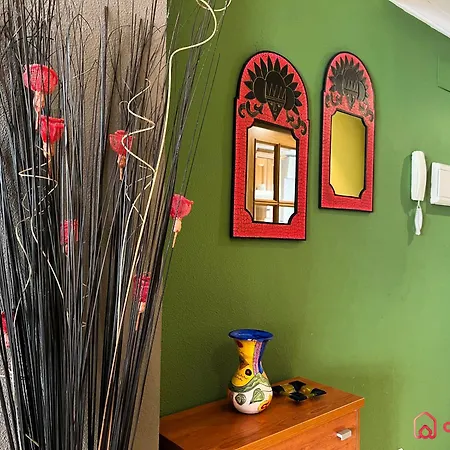 Vistoso Y Colorido Apartment *